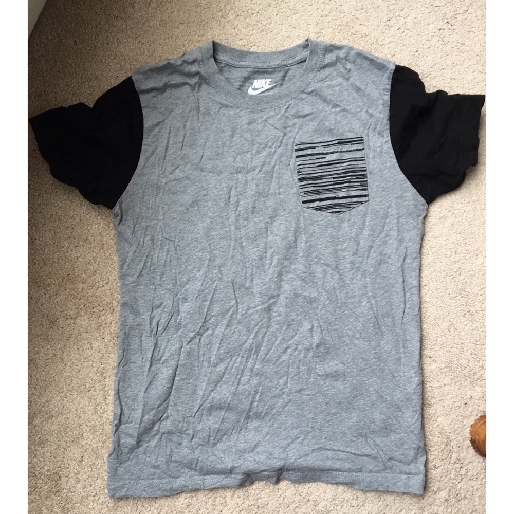 😎Gray and Black Nike Shirt😎